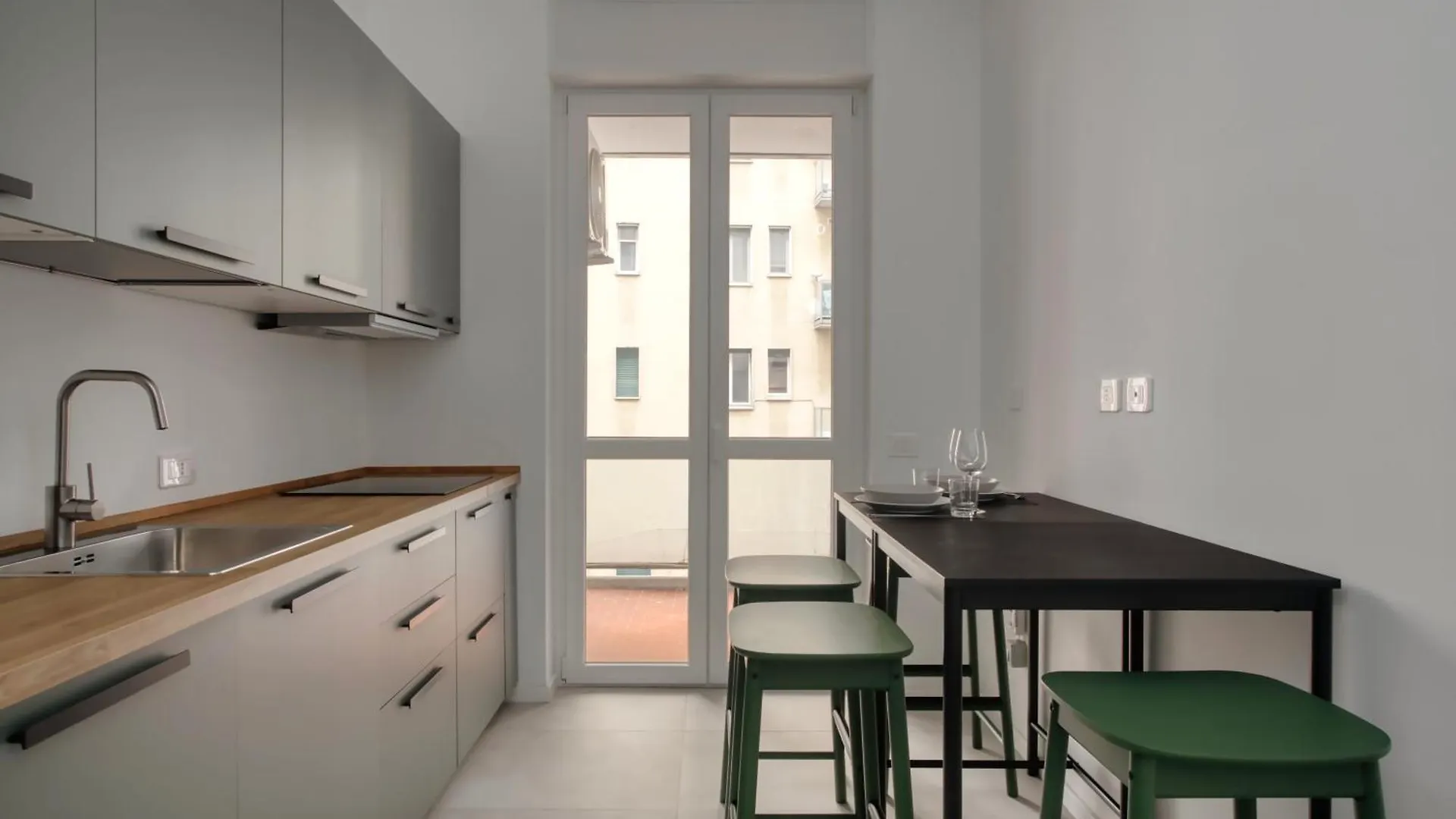 Joivy Beautiful And Modern Apartment With 2 Balconies Milan 0*,