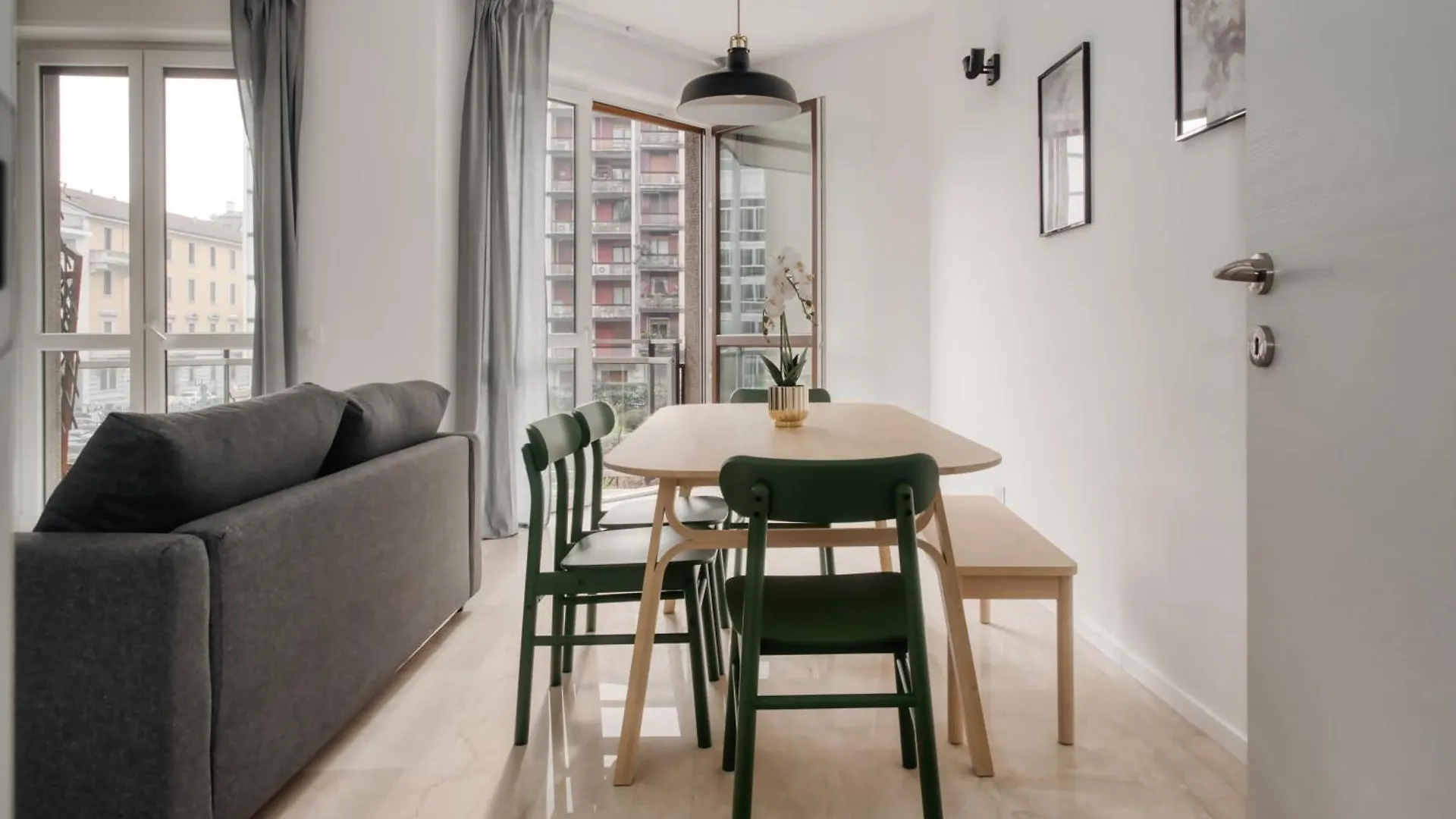 Joivy Beautiful And Modern Apartment With 2 Balconies Milan