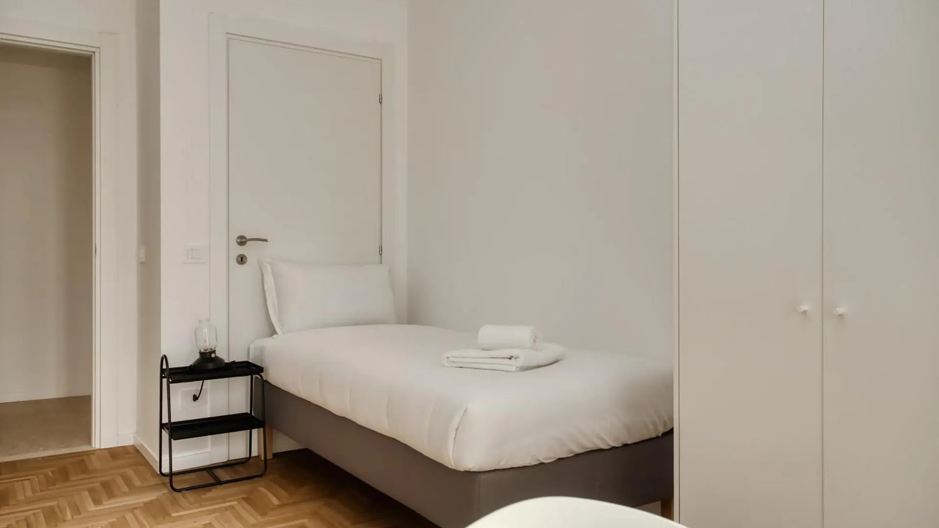 Joivy Beautiful And Modern Apartment With 2 Balconies Milan