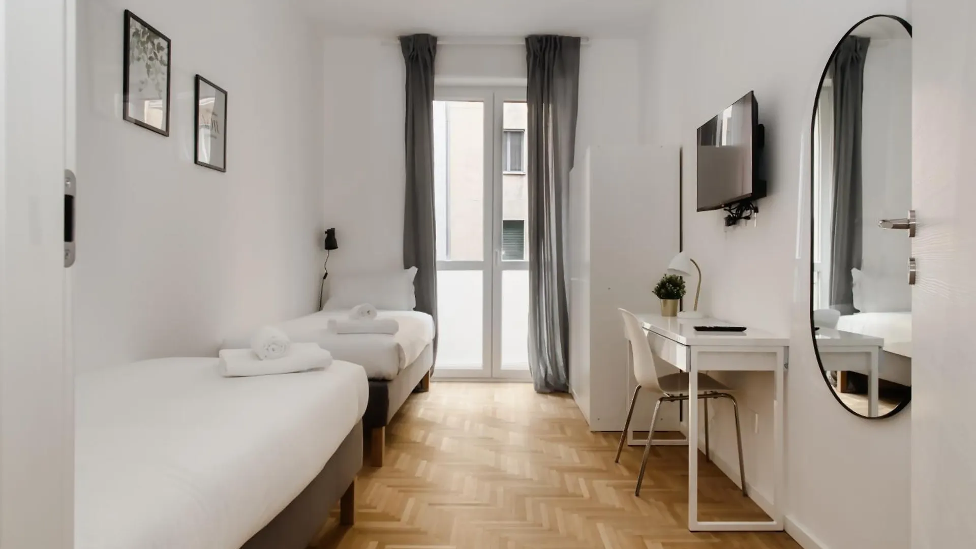 Joivy Beautiful And Modern Apartment With 2 Balconies Milan 0*,  Italy