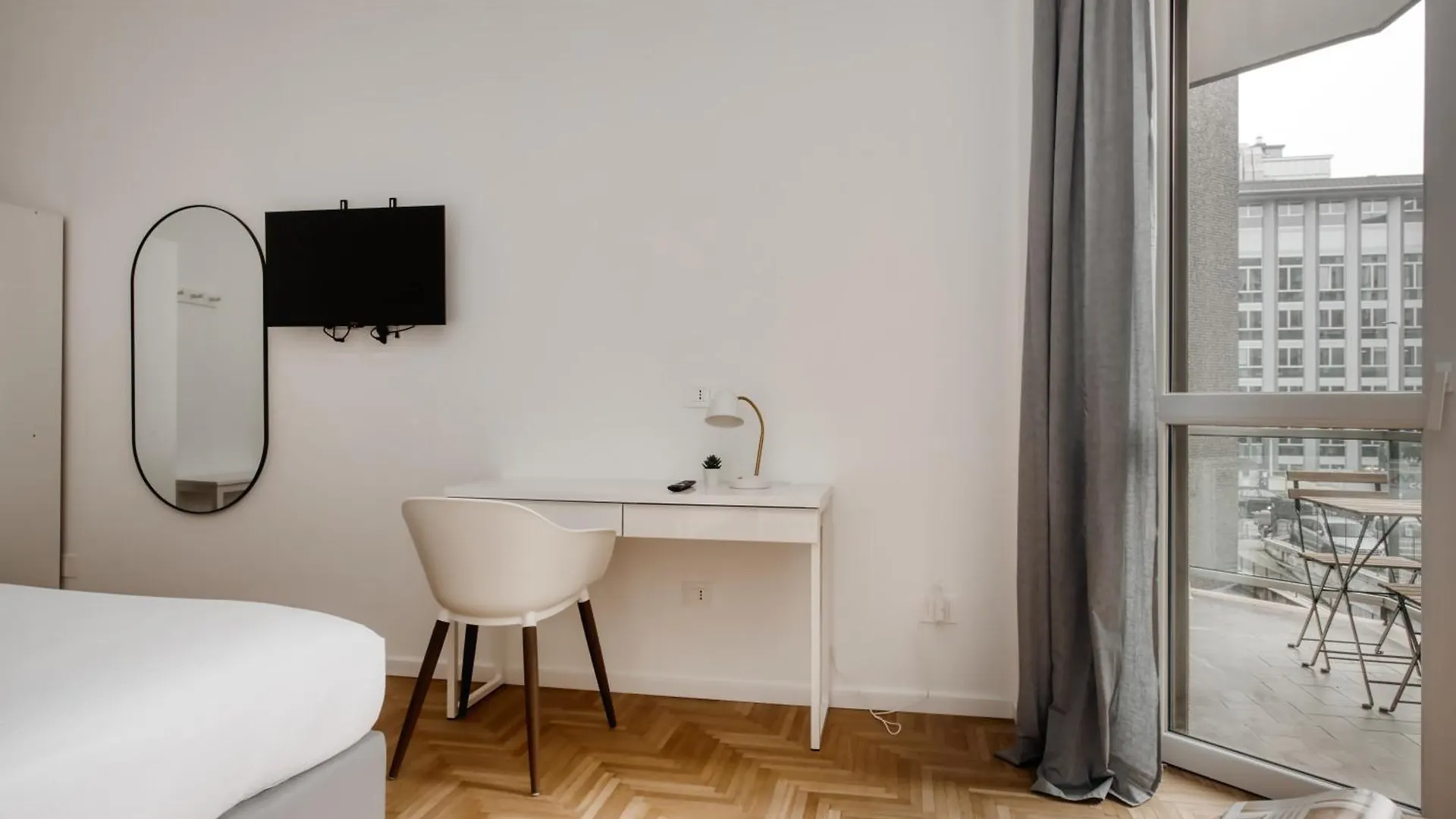 Joivy Beautiful And Modern Apartment With 2 Balconies Milan