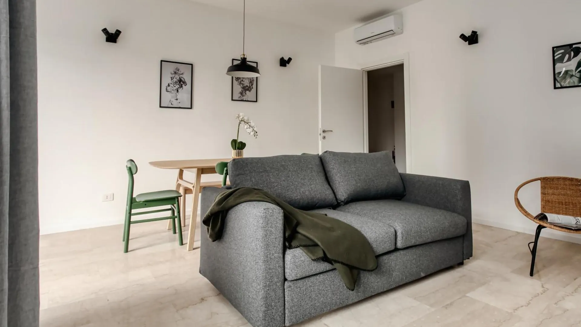 Joivy Beautiful And Modern Apartment With 2 Balconies Milan